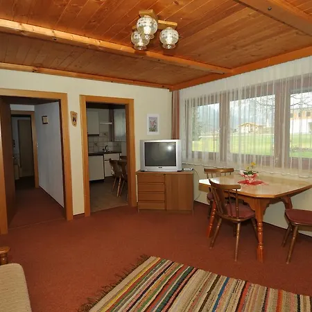 Ferienwohnungen Bailom Elbigenalp Room photo